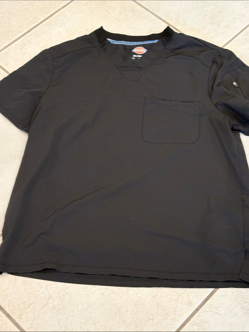 Dickies Men's Black Short-Sleeve V-Notch scrub top